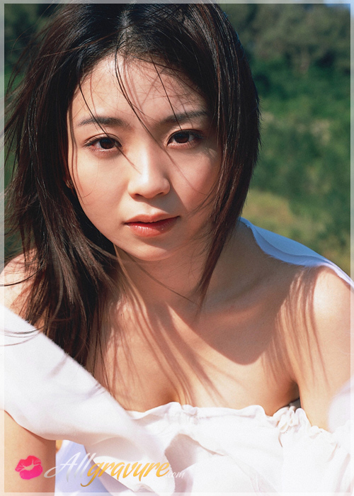 Nana Akiyama - `Easi 4` - for ALLGRAVURE Nana Akiyama - `Easi 4` - for ALLGRAVURE