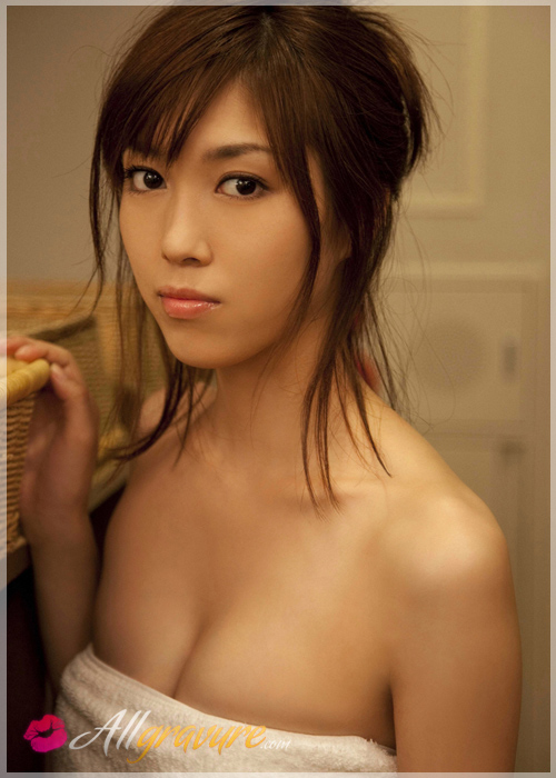 Mizuho Hata - `Little R and R` - for ALLGRAVURE Mizuho Hata - `Little R and R` - for ALLGRAVURE