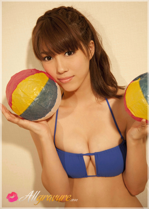 Mizuho Hata - `Play With Me` - for ALLGRAVURE Mizuho Hata - `Play With Me` - for ALLGRAVURE