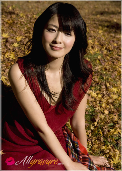 Rina Mastsuki - `Red Autumn` - for ALLGRAVURE Rina Mastsuki - `Red Autumn` - for ALLGRAVURE