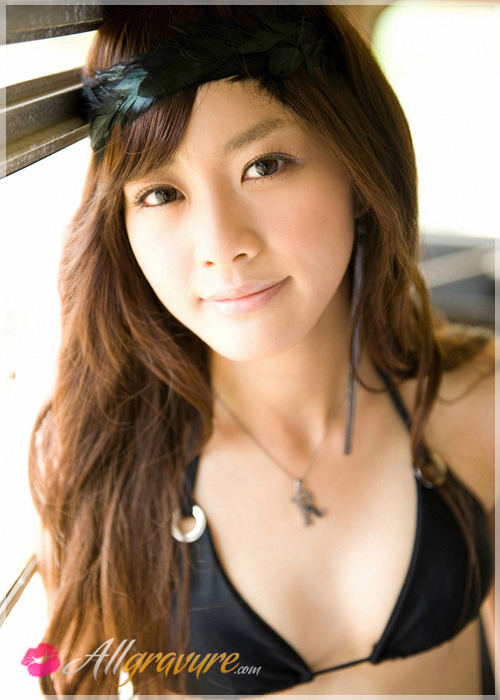Rika Sato - `Take in the Sights` - for ALLGRAVURE Rika Sato - `Take in the Sights` - for ALLGRAVURE