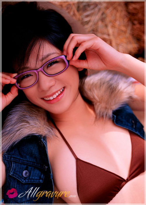 Ami Tokito - `Lovely Glasses` - for ALLGRAVURE Ami Tokito - `Lovely Glasses` - for ALLGRAVURE