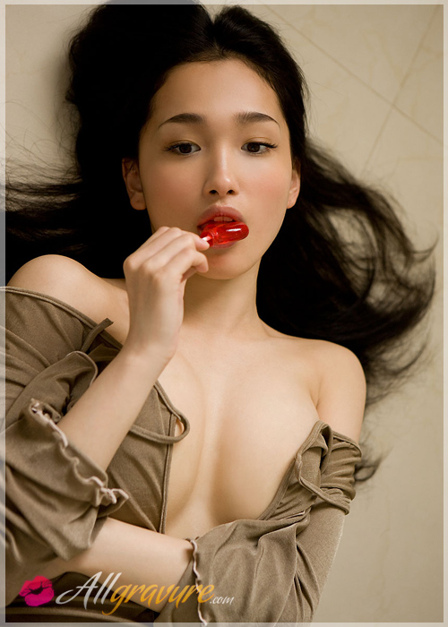 Reon Kadena - `True Love` - for ALLGRAVURE Reon Kadena - `True Love` - for ALLGRAVURE