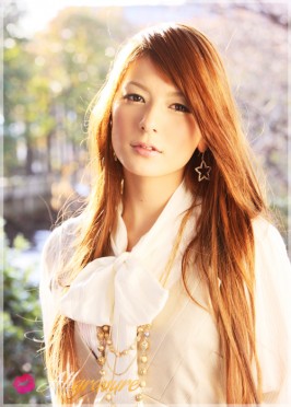 Suzanne from ALLGRAVURE Suzanne from ALLGRAVURE