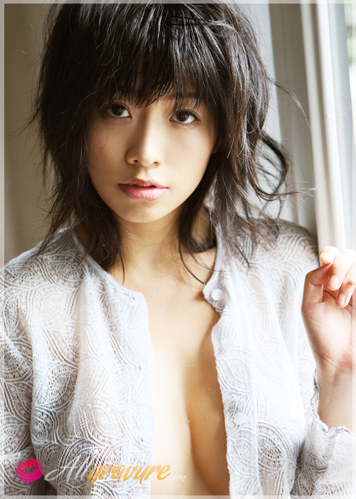 Sasa Handa - `Two Lips` - for ALLGRAVURE Sasa Handa - `Two Lips` - for ALLGRAVURE