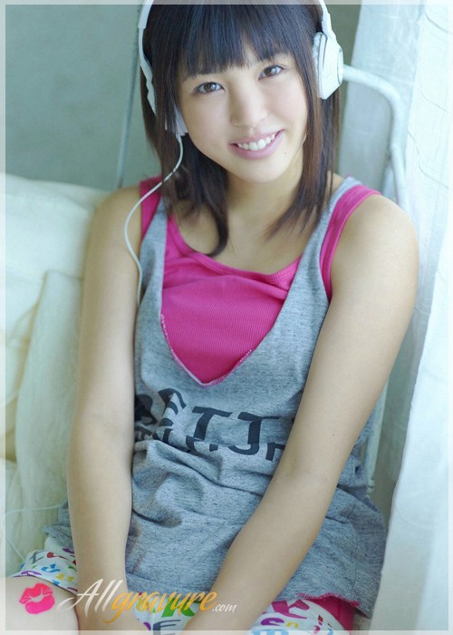 Moe Arai - `Pretty Nifty` - for ALLGRAVURE Moe Arai - `Pretty Nifty` - for ALLGRAVURE