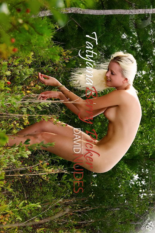 Tatyana - `Berry Picker` - by David Weisenbarger for DAVID-NUDES Tatyana - `Berry Picker` - by David Weisenbarger for DAVID-NUDES