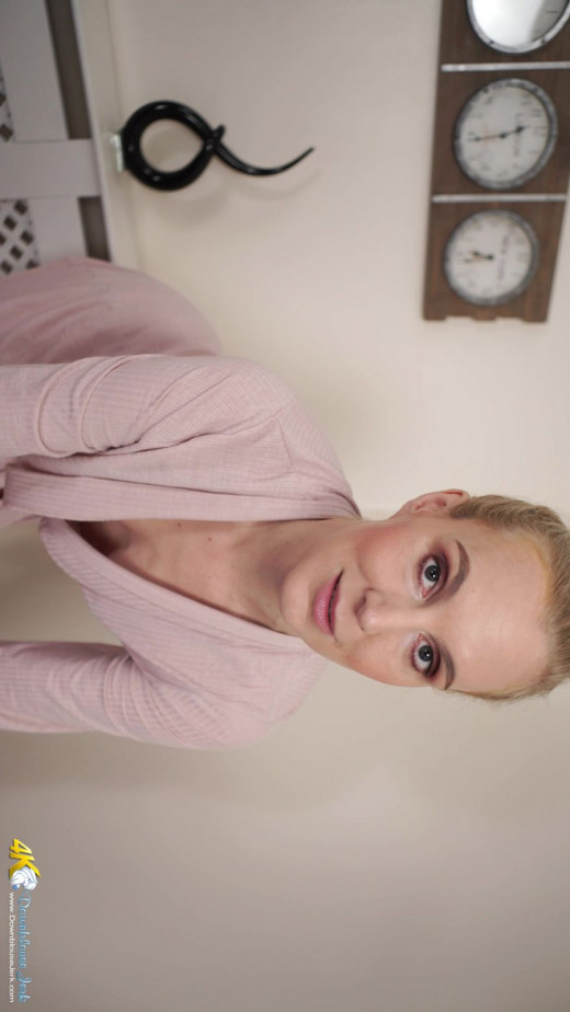 Ariel Anderssen in I Love Teasing gallery from DOWNBLOUSEJERK Ariel Anderssen in I Love Teasing gallery from DOWNBLOUSEJERK