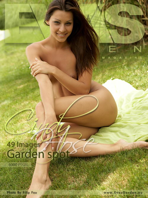 Cindy Hose - `Garden Spot` - by Filip Fau for EVASGARDEN Cindy Hose - `Garden Spot` - by Filip Fau for EVASGARDEN