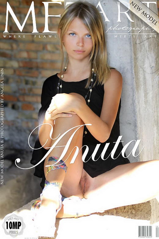 Anuta B - `Presenting Anuta` - by Angela Linin for METART Anuta B - `Presenting Anuta` - by Angela Linin for METART
