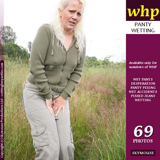 Saraphina - `Saraphina Gets Caught Short In The Fields` - by Skymouse for WETTINGHERPANTIES Saraphina - `Saraphina Gets Caught Short In The Fields` - by Skymouse for WETTINGHERPANTIES