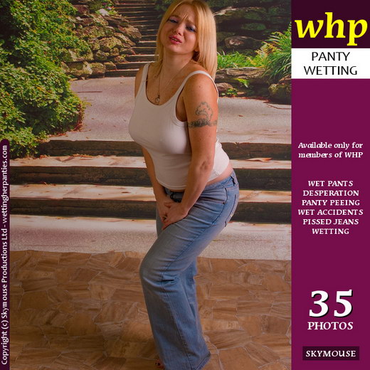 Summer Lee - `A Desperate Summer Lee Tries To Hold It In` - by Skymouse for WETTINGHERPANTIES Summer Lee - `A Desperate Summer Lee Tries To Hold It In` - by Skymouse for WETTINGHERPANTIES